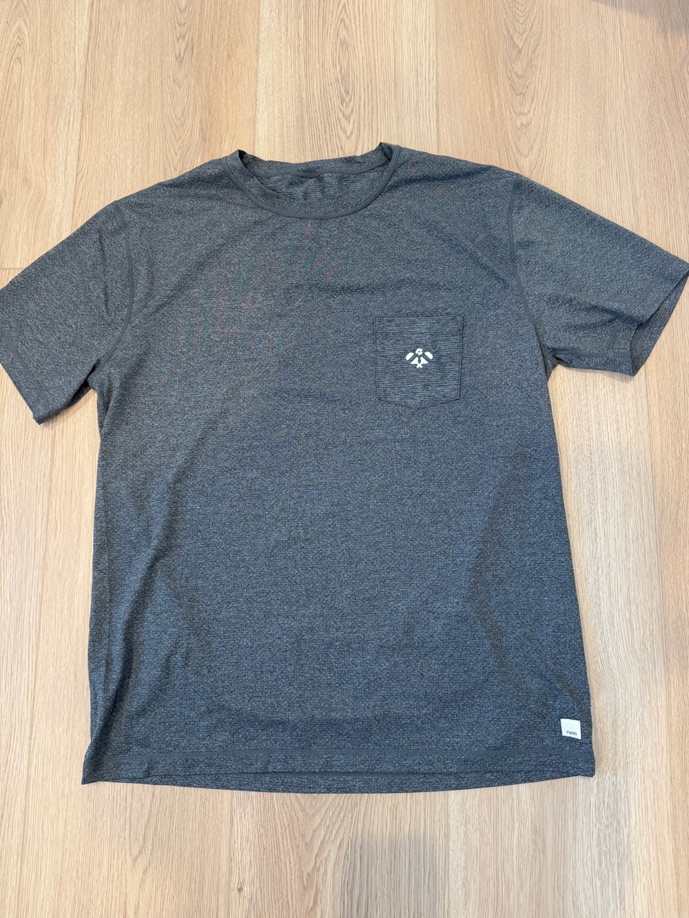 Vuori x Fat Tire Pickleball Heather Charcoal Pocket Tee XL